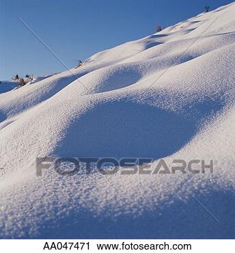 Stock Photography - fresh powder snow 
on ski slope of 
sun valley. fotosearch 
- search stock 
photos, pictures, 
images, and photo 
clipart