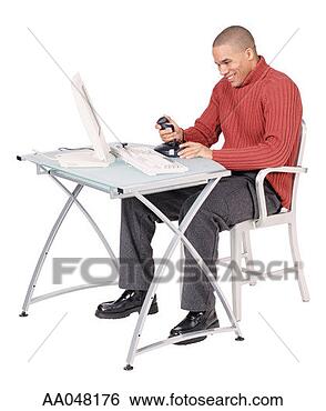Banco de Imagem - jovem,  homem, 
 tocando,  jogo, 
 computador. fotosearch 
- busca de fotos, 
imagens e clipart