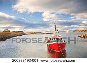 Stock Photography - scotand, isle 
of mull, moored 
fishing boat. 
fotosearch - search 
stock photos, 
pictures, images, 
and photo clipart