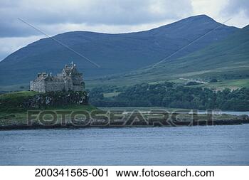 Stock Photography - scotland, strathclyde, 
isle of mull, 
craignure, duart 
castle. fotosearch 
- search stock 
photos, pictures, 
images, and photo 
clipart
