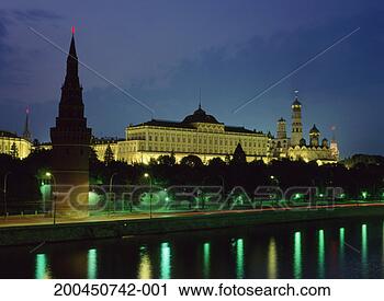 Stock Photography - russia, moscow, 
moscow river and 
kremlin, dusk. 
fotosearch - search 
stock photos, 
pictures, images, 
and photo clipart