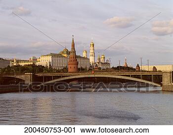 Stock Photography - russia, moscow, 
moscow river, 
kremlin, dusk. 
fotosearch - search 
stock photos, 
pictures, images, 
and photo clipart