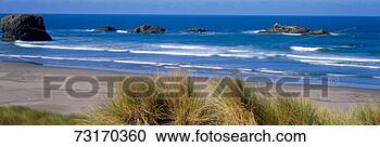 Stock Photography - usa, oregon, samuel 
boardman state 
park, rock formation 
on beach. fotosearch 
- search stock 
photos, pictures, 
images, and photo 
clipart