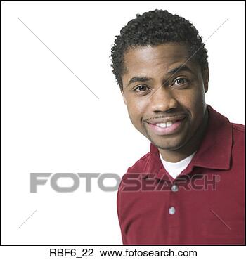 Banco de Imagem - retrato,  jovem, 
 adulto,  macho, 
 vermelho,  camisa, 
 ele,  sorrisos. 
fotosearch - busca 
de fotos, imagens 
e clipart
