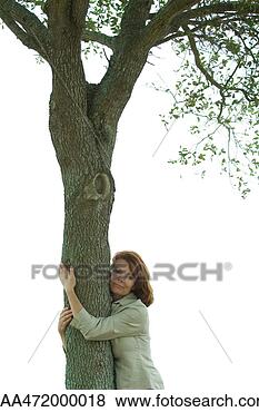 woman-hugging-tree_~PAA472000018.jpg