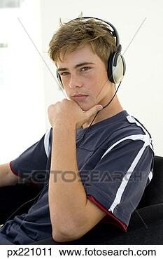 Arquivo de Fotografia - adolescente,  
escutar,  música. 
fotosearch - busca 
de fotos, imagens 
e clipart
