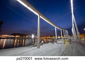 Arquivo de Fotografia - passarela,  maremagnum, 
 moll,  de,  fusta, 
 porto. fotosearch 
- busca de fotos, 
imagens e clipart