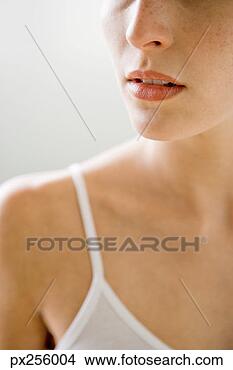 Banco de Imagem - recortado,  mulher, 
 cabeça,  ombros. 
fotosearch - busca 
de fotos, imagens 
e clipart