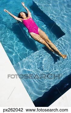 Banco de Imagem - mulher,  mentindo, 
 piscina. fotosearch 
- busca de fotos, 
imagens e clipart
