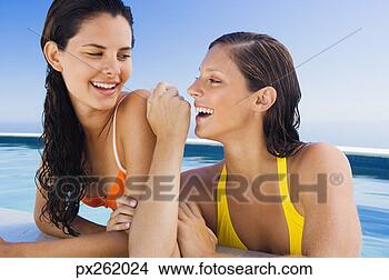 Banco de Imagem - mulheres,  falando, 
 piscina. fotosearch 
- busca de fotos, 
imagens e clipart
