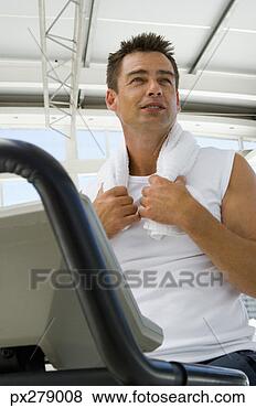 Banco de Imagem - homem,  toalha, 
 sentando,  exercício, 
 equipamento. 
fotosearch - busca 
de fotos, imagens 
e clipart