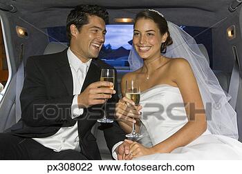 Banco de Imagem - noiva,  noivo, 
 limusine. fotosearch 
- busca de fotos, 
imagens e clipart