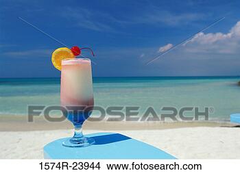 Stock Photo - close-up of a 
beverage, aruba. 
fotosearch - search 
stock photos, 
pictures, images, 
and photo clipart