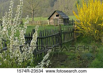 Stock Photo - hut in a field, 
 mountain farm 
museum,  great 
smoky mountains. 
fotosearch - search 
stock photos, 
pictures, images, 
and photo clipart