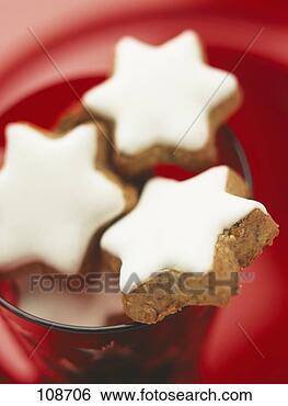 Stock Photo - star-shaped cinnamon 
biscuits. fotosearch 
- search stock 
photos, pictures, 
images, and photo 
clipart