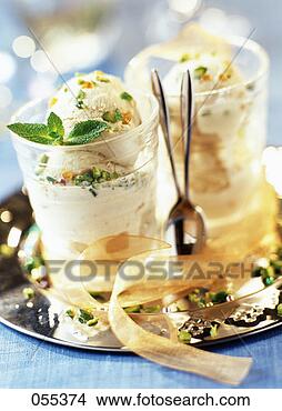 Banco de Imagem - nougat,  pistacho, 
 gelo,  creme. 
fotosearch - busca 
de fotos, imagens 
e clipart