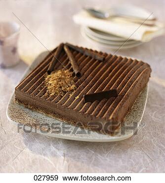 http://comps.fotosearch.com/comp/PTC/PTC113/trianon-chocolat-gateau_~027959.jpg
