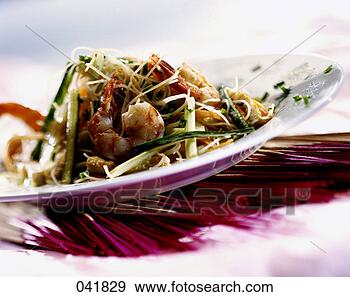 Arquivo Fotográficos - fritado,  noodles, 
 carabineiros. 
fotosearch - busca 
de fotos, imagens 
e clipart