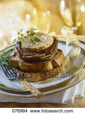 Banco de Imagem - tournedos,  rossini. 
fotosearch - busca 
de fotos, imagens 
e clipart