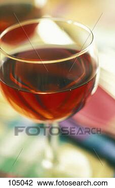 Banco de Imagem - kir,  vinho,  
aperitivo. fotosearch 
- busca de fotos, 
imagens e clipart