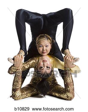 frau-schlangenmensch-duo_~b10829.jpg