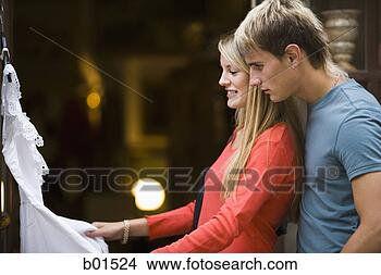 Hazır Fotoğraf - portre,  teenage, 
 çift,  bakıyor, 
 kilik. fotosearch 
- foto, resim, 
görüntü ve foto 
klipart ara