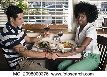 Hazır Fotoğraf - küçük,  çift, 
 onlarin,  20 
tane,  sevmek, 
 öğün,  birlikte, 
 lokanta. fotosearch 
- foto, resim, 
görüntü ve foto 
klipart ara