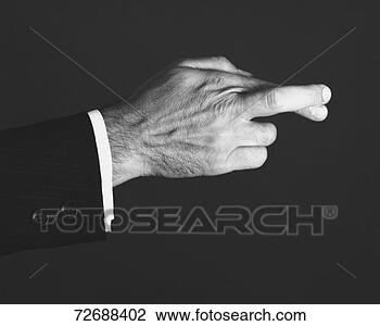 Hazır Fotoğraf - adam,  crossing, 
 parmaklar.,  
stüdyo,  (b&w), 
 samimi anlatim. 
fotosearch - foto, 
resim, görüntü 
ve foto klipart 
ara