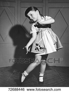 Hazır Fotoğraf - kiz,  dans,  (b&w). 
fotosearch - foto, 
resim, görüntü 
ve foto klipart 
ara