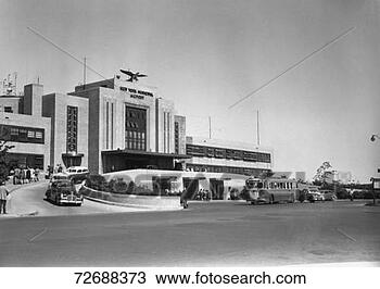 Banco de Imagem - la,   guardia, 
  aeroporto,  
 terminal,   (b&w), 
  novo,   york. 
fotosearch - busca 
de fotos, imagens 
e clipart