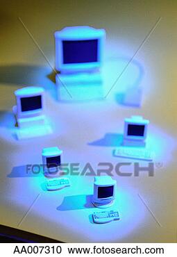 Arquivo de Fotografias - pequeno,  computadores, 
 conectado,  grande, 
 computador. fotosearch 
- busca de fotos, 
imagens e clipart