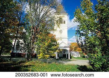 Arquivo de Fotografia - vila,  igreja, 
 queda,  danville, 
 vt,  eua. fotosearch 
- busca de fotos, 
imagens e clipart