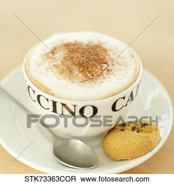 Искам това, искам онова... Close-up-cup-cappuccino_~STK73363COR