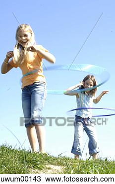 Banco de Imagem - movimento,  prazer, 
 alegria,  piscinas, 
 jogo,  prazer, 
 aro. fotosearch 
- busca de fotos, 
imagens e clipart