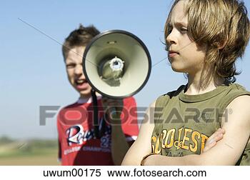 Banco de Imagem - rugido,  gritando, 
 berro,  rugido, 
 zurrar,  chorar, 
 rugindo. fotosearch 
- busca de fotos, 
imagens e clipart