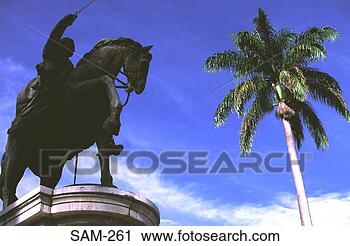 Stock Photography - statue of bolivar 
on horseback merida 
venezuela. fotosearch 
- search stock 
photos, pictures, 
images, and photo 
clipart