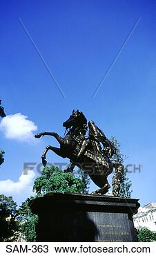 Stock Photo - statue of simon 
bolivar caracas 
venezuela. fotosearch 
- search stock 
photos, pictures, 
images, and photo 
clipart