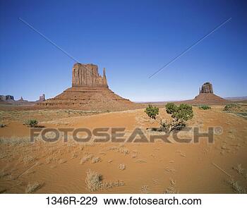 Stock Photograph - mittens buttes, 
monument valley, 
arizona, usa. 
fotosearch - search 
stock photos, 
pictures, images, 
and photo clipart