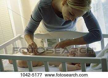 图片 - 人们, 尿布, 睡觉, 妈妈, 婴儿, 有栏杆的童