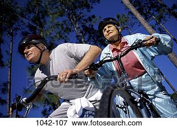 Picture - people, couple, 
active, senior, 
healthy, lifestyles, 
outdoors. fotosearch 
- search stock 
photos, pictures, 
images, and photo 
clipart