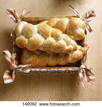 bread-plaits-decorative_~140092.jpg