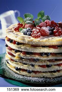 Stock Photograph - hochstapler gateau 
(layered gateau 
with berries). 
fotosearch - search 
stock photos, 
pictures, images, 
and photo clipart