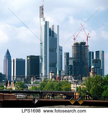 Stock Photo - 03 financial district 
skyline and main 
river frankfurt-am-main 
germany. fotosearch 
- search stock 
photos, pictures, 
images, and photo 
clipart