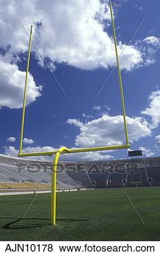 Stock Photo - south bend,  notre 
dame university, 
 football,  indiana, 
 a yellow. fotosearch 
- search stock 
photos, pictures, 
images, and photo 
clipart