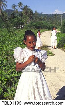 going-church-upolu_~PBL01193.jpg