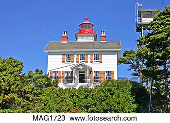 Stock Photo - historic yaquina 
bay lighthouse 
at newport oregon. 
fotosearch - search 
stock photos, 
pictures, images, 
and photo clipart