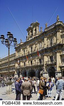 Stock Photo - spain salamanca 
 plaza mayor  
castile and leon 
- la rioja  sunday. 
fotosearch - search 
stock photos, 
pictures, images, 
and photo clipart