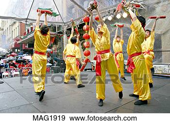 Stock Photograph - traditional chinese 
dancers performance 
at chinatown street 
fair. fotosearch 
- search stock 
photos, pictures, 
images, and photo 
clipart