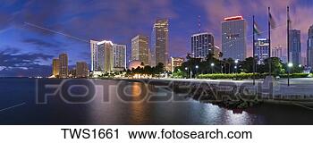 Stock Photography - downtown miaimi 
business district 
along biscayne 
bay at dawn. fotosearch 
- search stock 
photos, pictures, 
images, and photo 
clipart