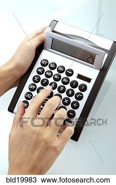 图吧 - 妇女, 使用, a, 计算器 bld19983 - 搜索图